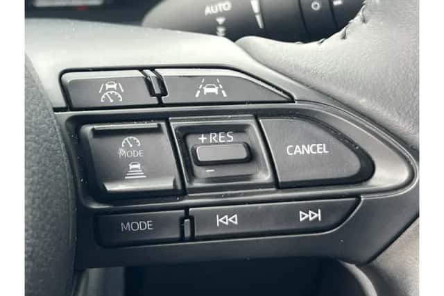 Toyota Yaris (2025) thumbnail 4