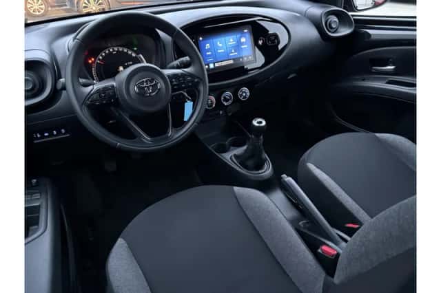 Toyota Aygo X (2025) thumbnail 2