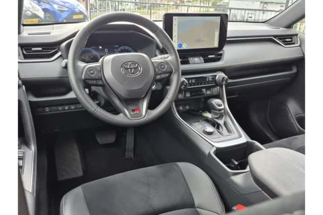Toyota RAV4 (2025) thumbnail 2