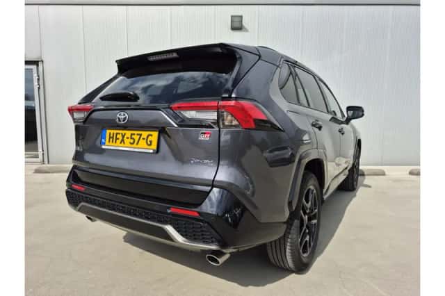 Toyota RAV4 (2025) thumbnail 3