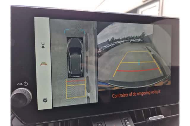 Toyota RAV4 (2025) thumbnail 6
