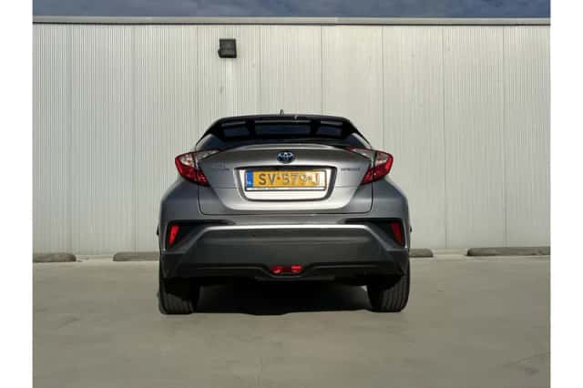 Toyota C-HR (2018) thumbnail 5