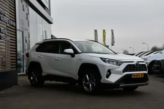 Toyota RAV4 (2021) thumbnail 5