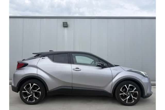 Toyota C-HR (2020) thumbnail 4