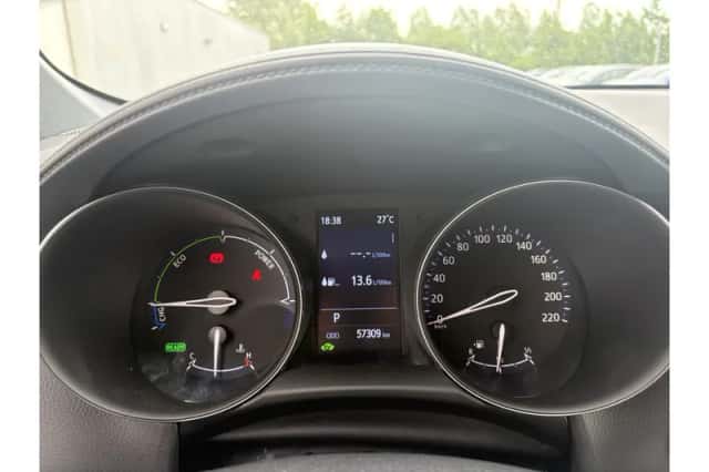 Toyota C-HR (2020) thumbnail 5