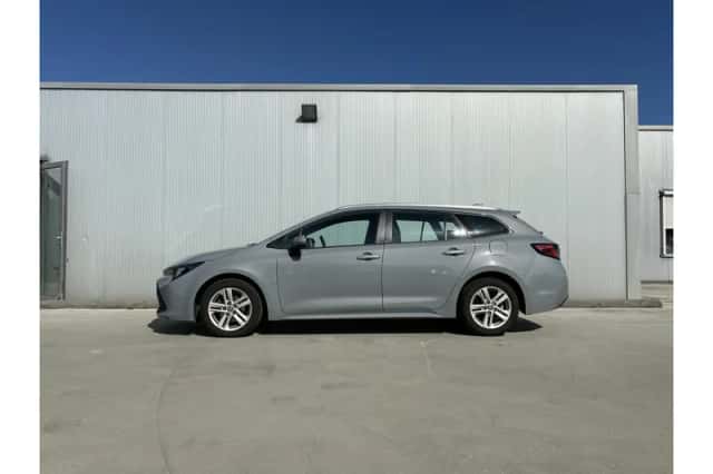 Toyota Corolla (2022) thumbnail 2
