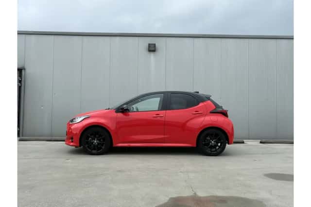 Toyota Yaris (2024) thumbnail 2