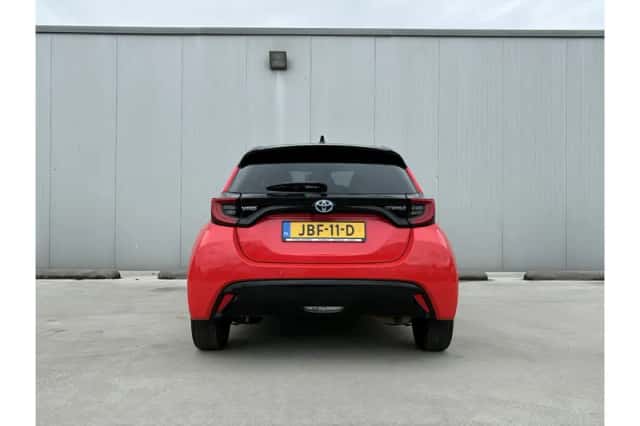 Toyota Yaris (2024) thumbnail 5