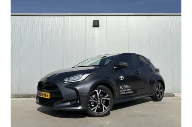 Toyota Yaris (2025) thumbnail 1