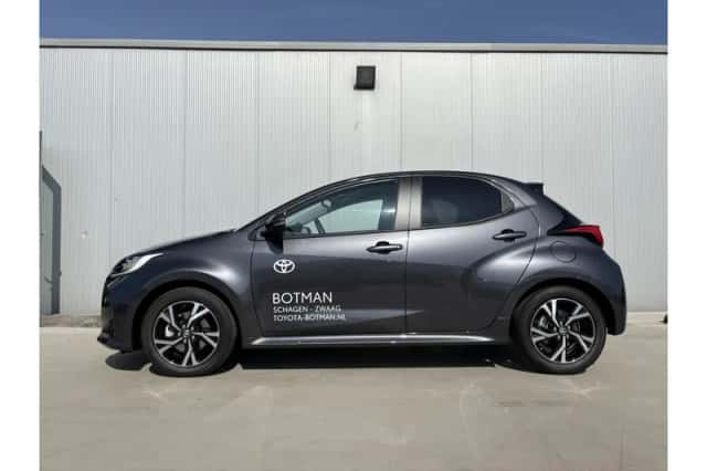 Toyota Yaris (2025) thumbnail 3