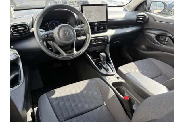 Toyota Yaris (2025) thumbnail 4