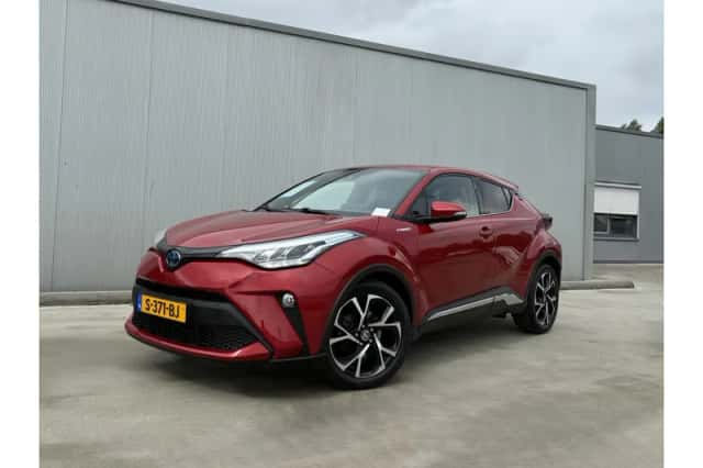 Toyota C-HR (2022) thumbnail 1