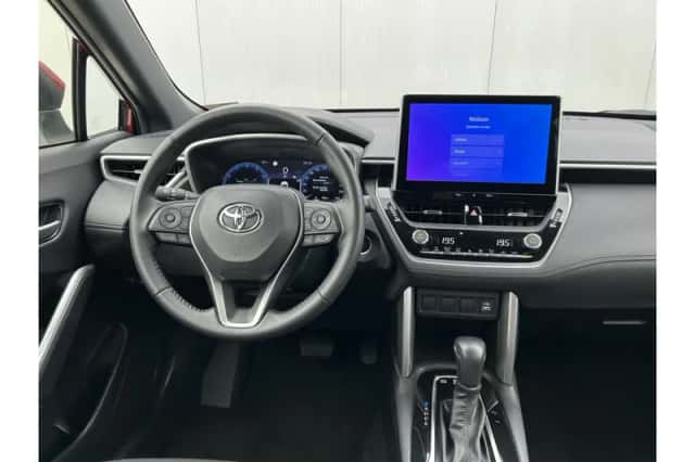 Toyota Corolla (2023) thumbnail 2