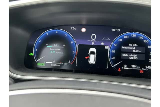 Toyota Corolla (2023) thumbnail 4