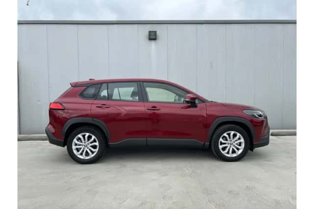 Toyota Corolla (2023) thumbnail 5