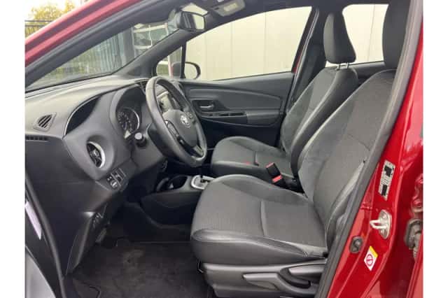 Toyota Yaris (2018) thumbnail 2