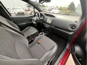 Toyota Yaris (2018) thumbnail 11