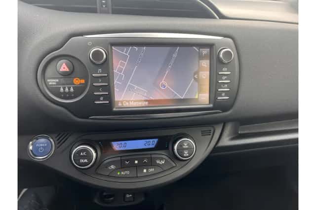 Toyota Yaris (2018) thumbnail 6