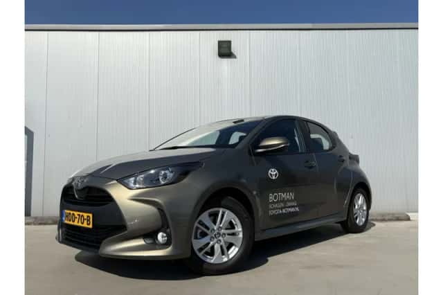 Toyota Yaris (2025) thumbnail 1