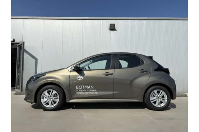Toyota Yaris (2025) thumbnail 3