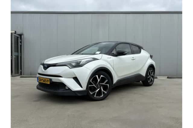 Toyota C-HR (2017) thumbnail 1