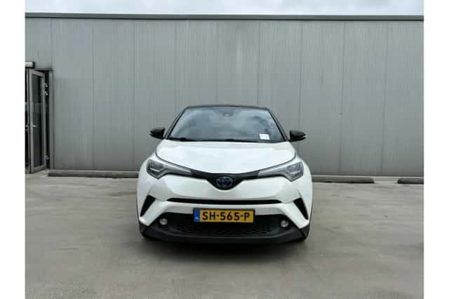 Toyota C-HR (2017) thumbnail 5