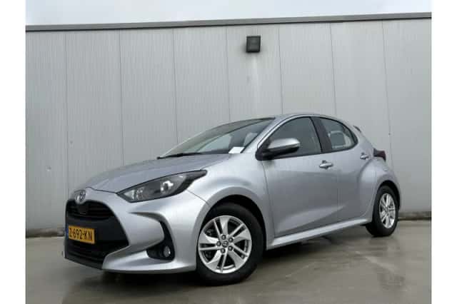 Toyota Yaris (2024) thumbnail 1