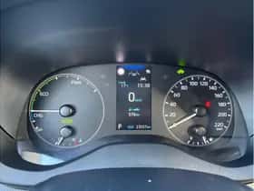 Toyota Yaris (2024) thumbnail 2