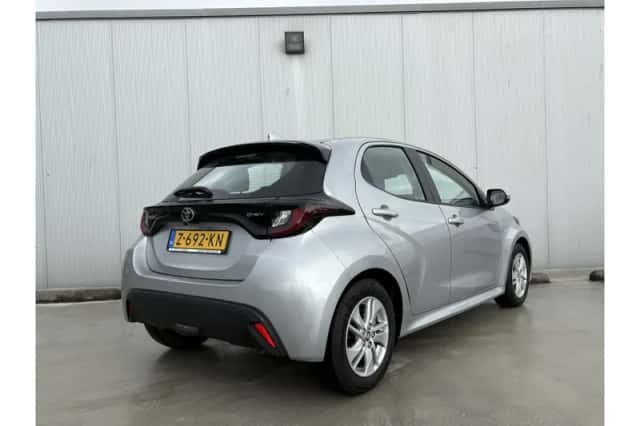 Toyota Yaris (2024) thumbnail 5
