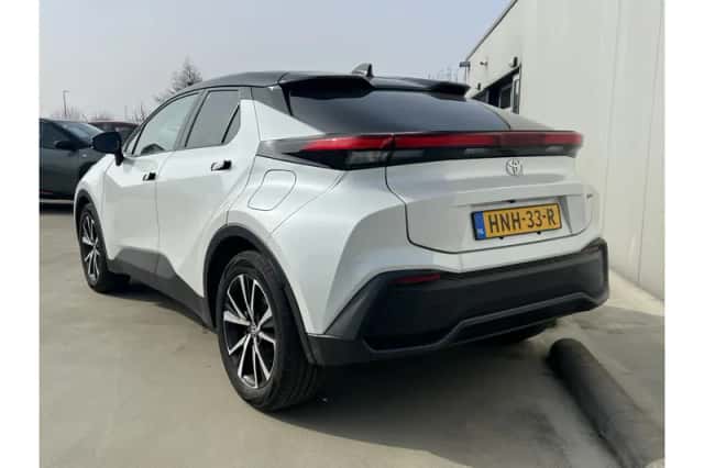 Toyota C-HR (2025) thumbnail 4