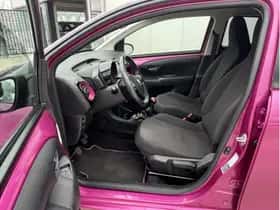 Toyota Aygo (2018) thumbnail 3