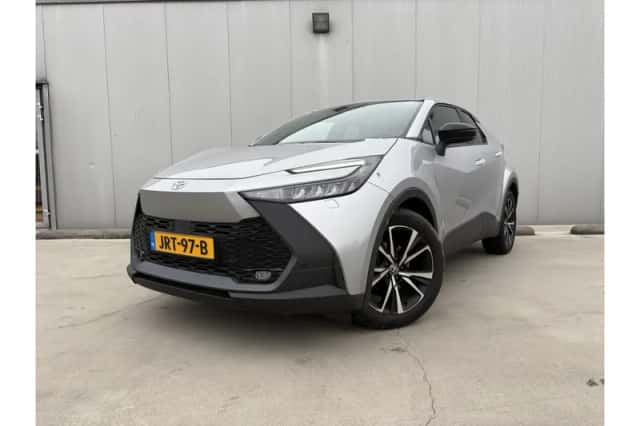 Toyota C-HR (2024) thumbnail 1