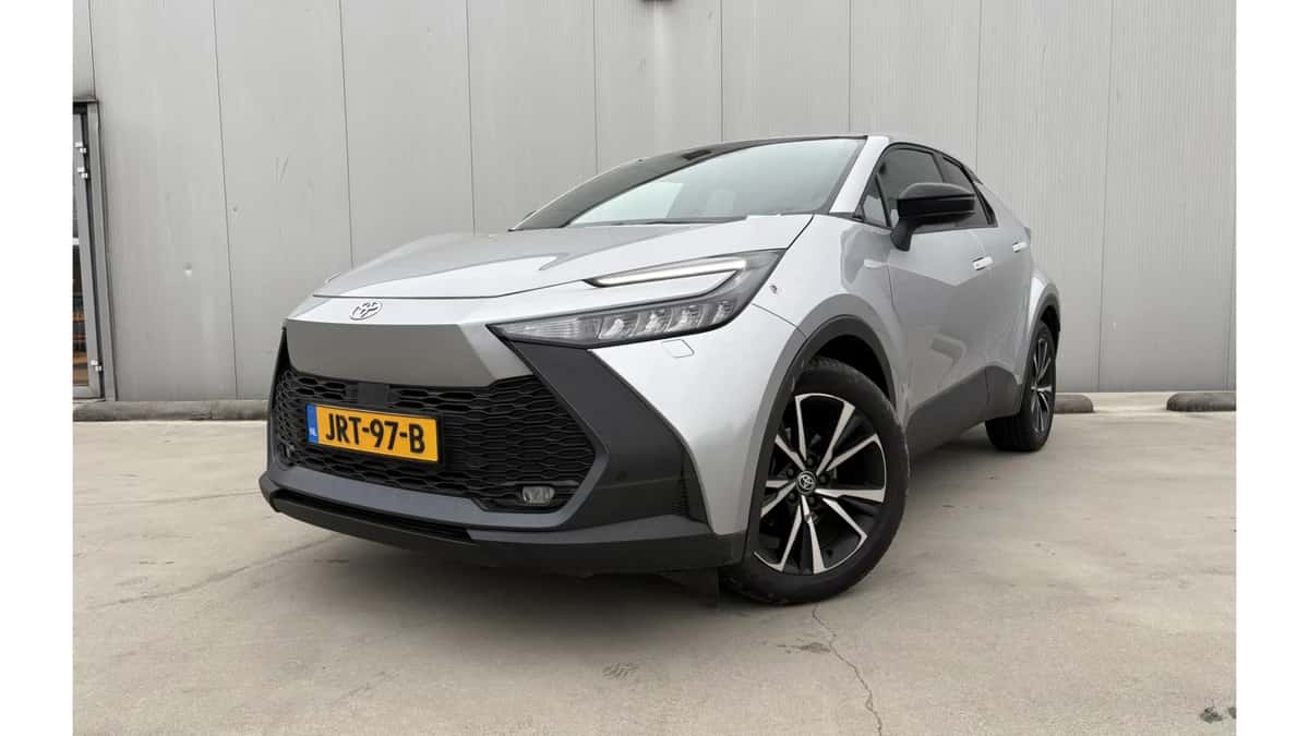 Toyota C-HR (2024) — foto 1