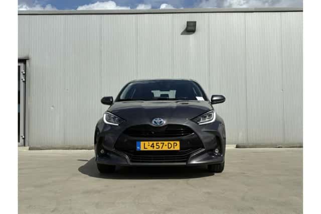 Toyota Yaris (2021) thumbnail 4