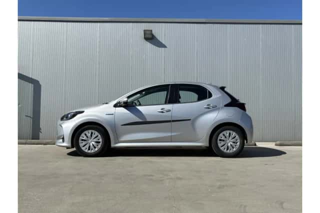 Toyota Yaris (2020) thumbnail 2