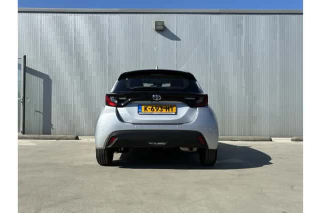 Toyota Yaris (2020) thumbnail 5