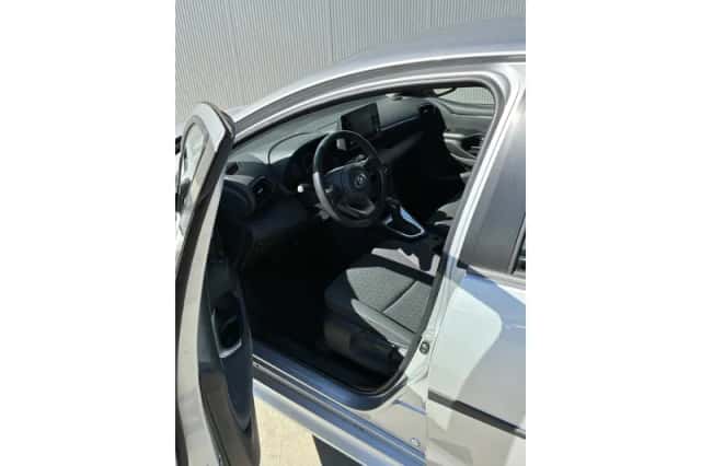 Toyota Yaris (2020) thumbnail 6
