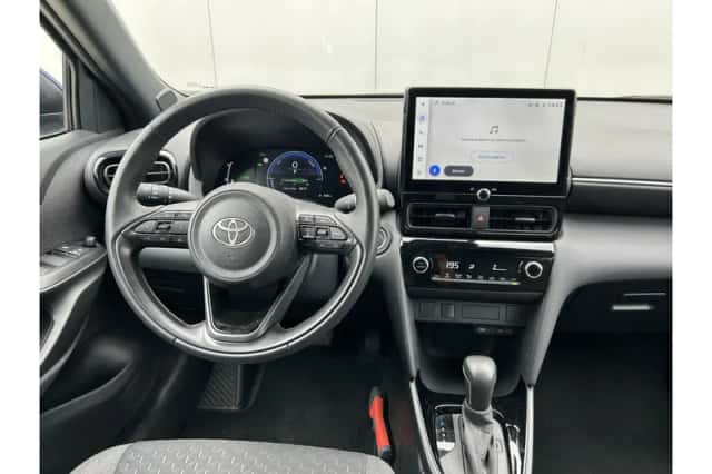 Toyota Yaris Cross (2024) thumbnail 2