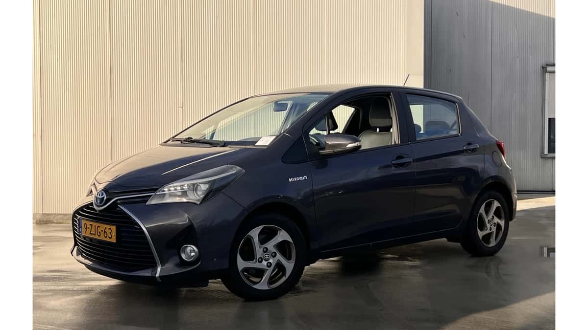 Toyota Yaris (2015) — foto 1