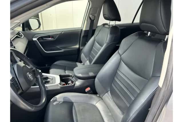 Toyota RAV4 (2019) thumbnail 2