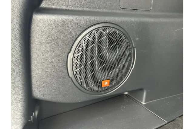 Toyota RAV4 (2019) thumbnail 4