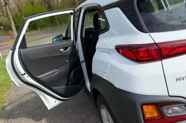 Hyundai Kona (2018) thumbnail 7