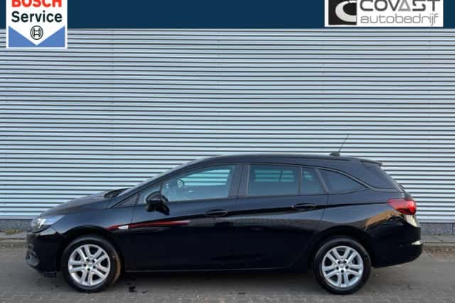 Opel Astra (2022) thumbnail 2