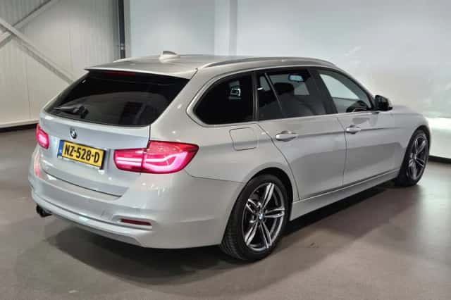 BMW 3-Serie (2017) thumbnail 4
