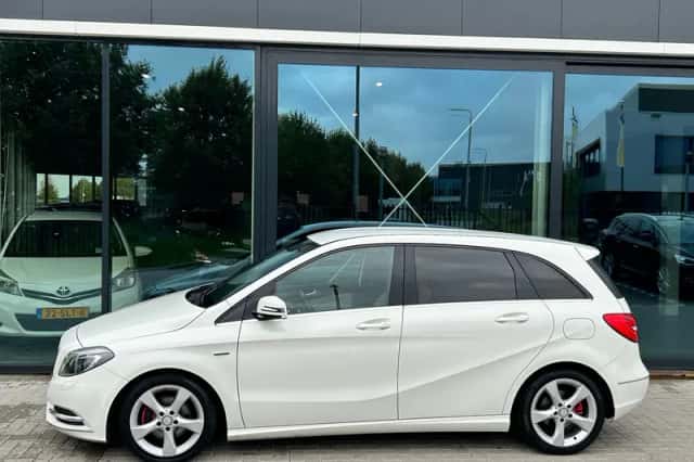 Mercedes-Benz B-Klasse (2012) thumbnail 2