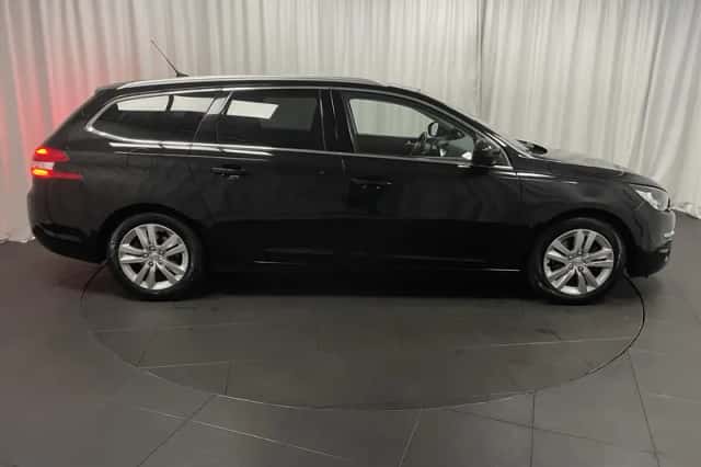 Peugeot 308 (2015) thumbnail 5