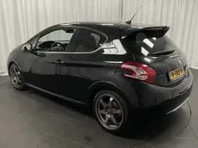 Peugeot 208 (2014) thumbnail 3