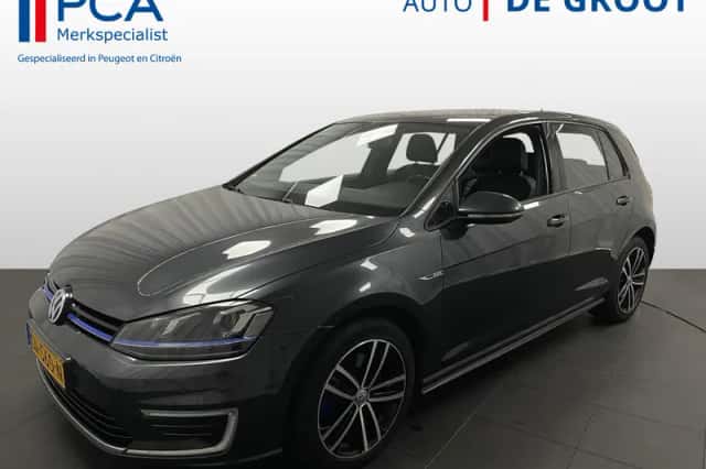 Volkswagen Golf (2015) thumbnail 1