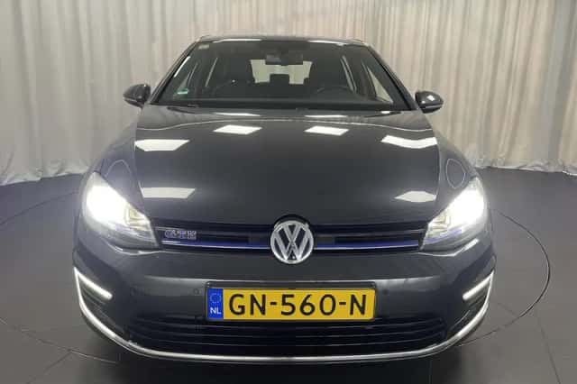 Volkswagen Golf (2015) thumbnail 11