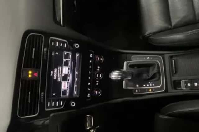 Volkswagen Golf (2015) thumbnail 102